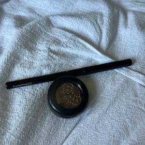 MAC  Eyeshadow/liner combo